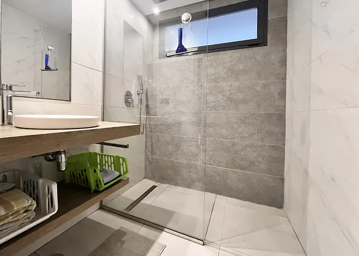 The Corner Apartment *